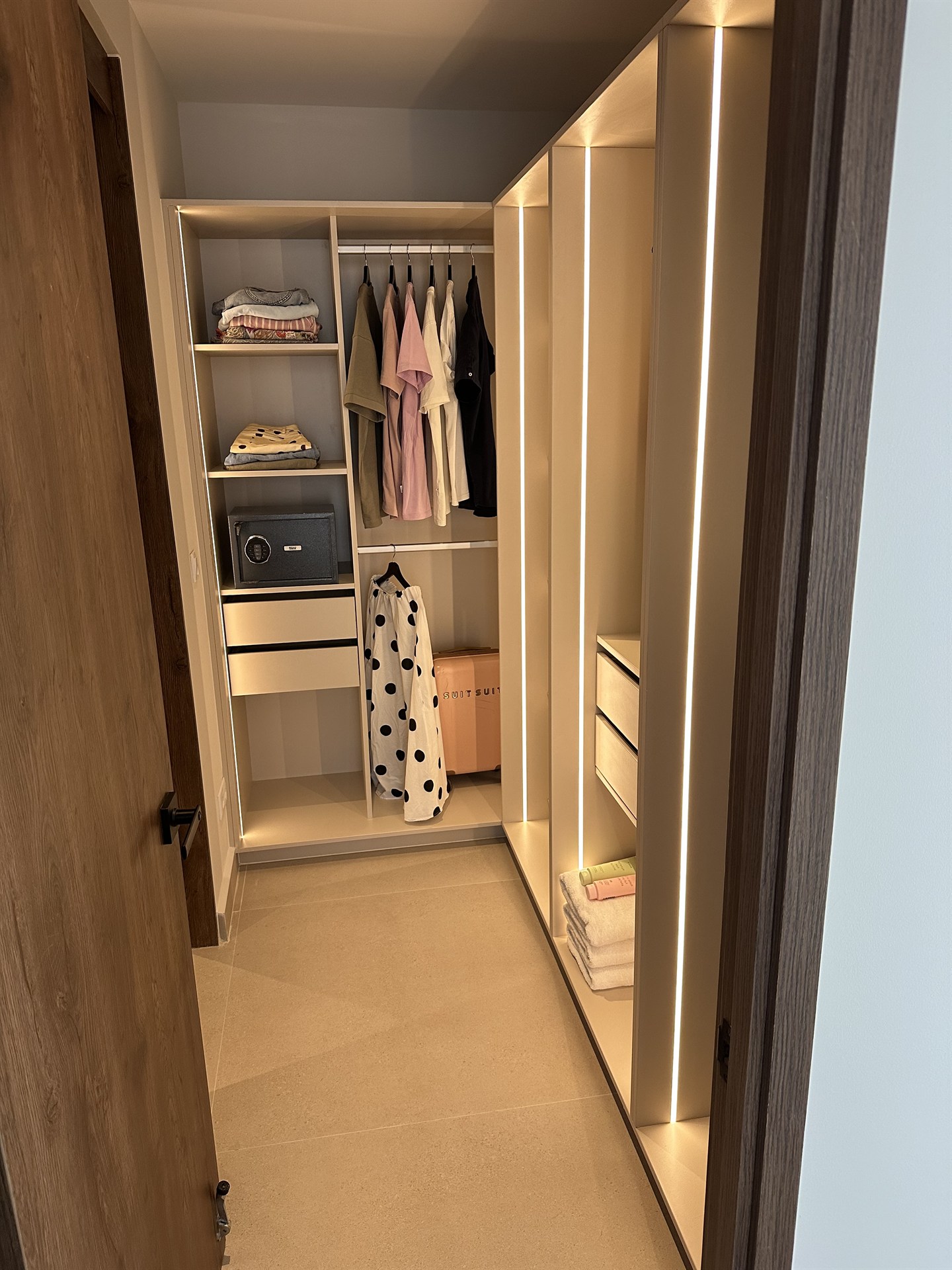 Inloopkast masterbedroom - appartement 406