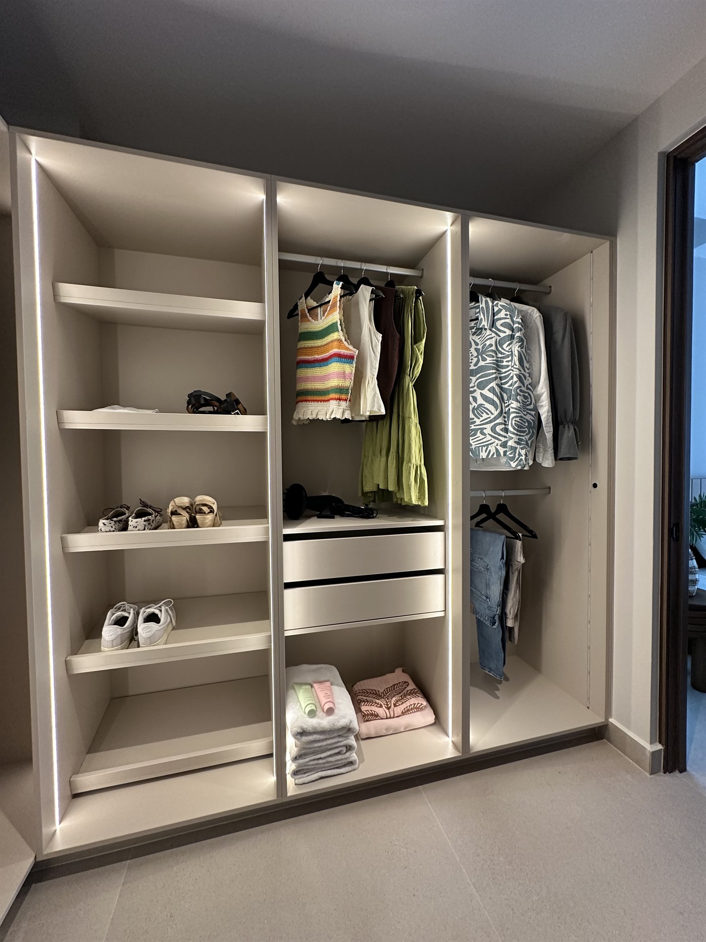 Inloopkast masterbedroom andere hoek - appartement 406